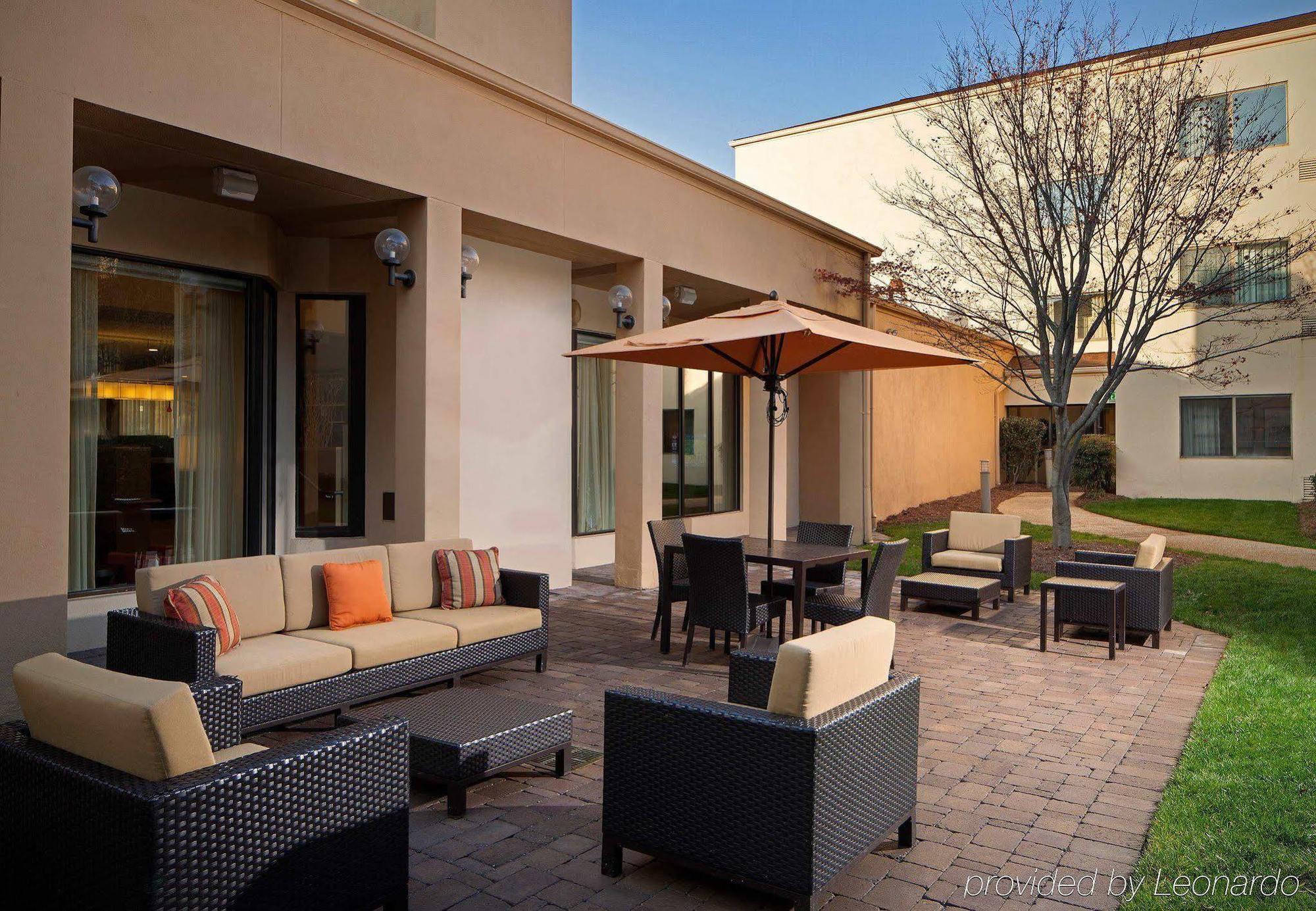 Hotel Courtyard Charlotte Arrowood Extérieur photo