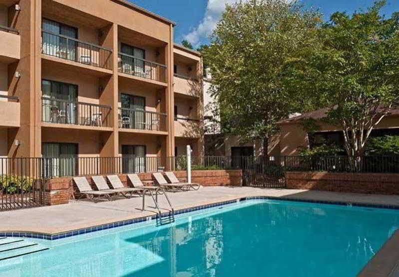 Hotel Courtyard Charlotte Arrowood Extérieur photo