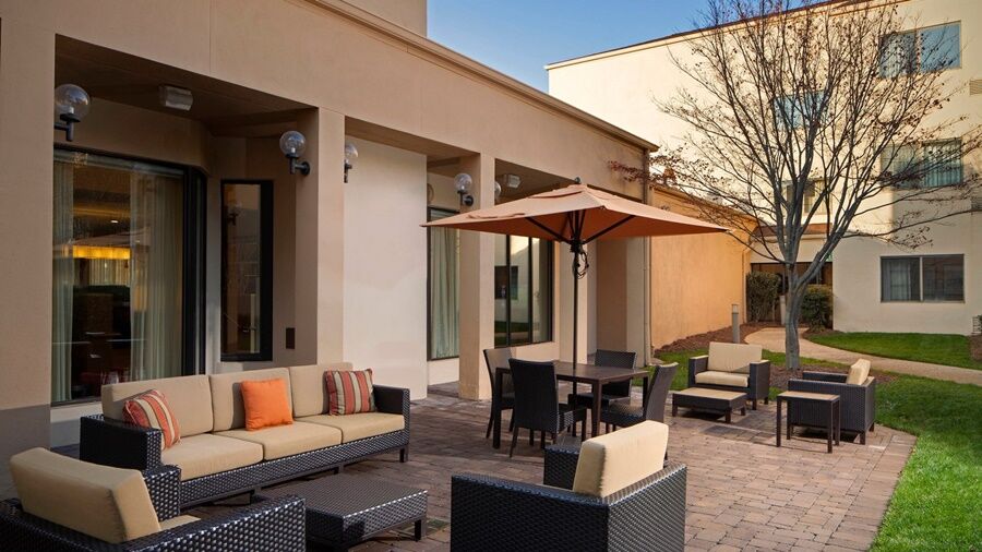 Hotel Courtyard Charlotte Arrowood Extérieur photo