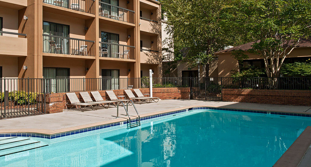 Hotel Courtyard Charlotte Arrowood Extérieur photo